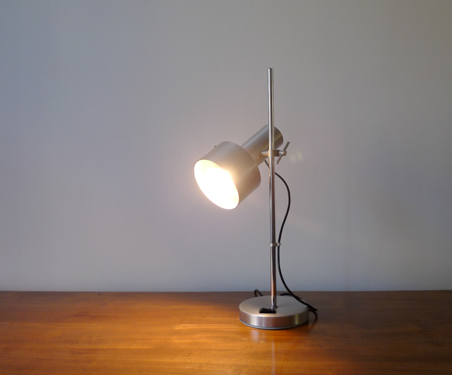Retro Adjustable Spot Light Table Lamp