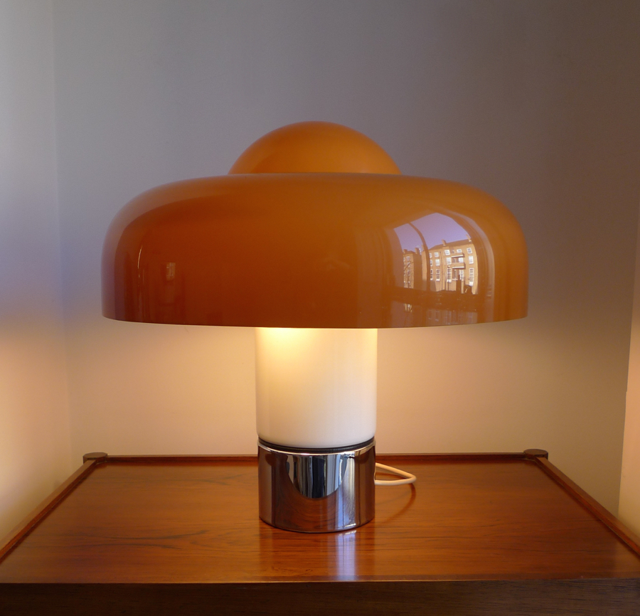 1960's Massoni Guzzini table lamp