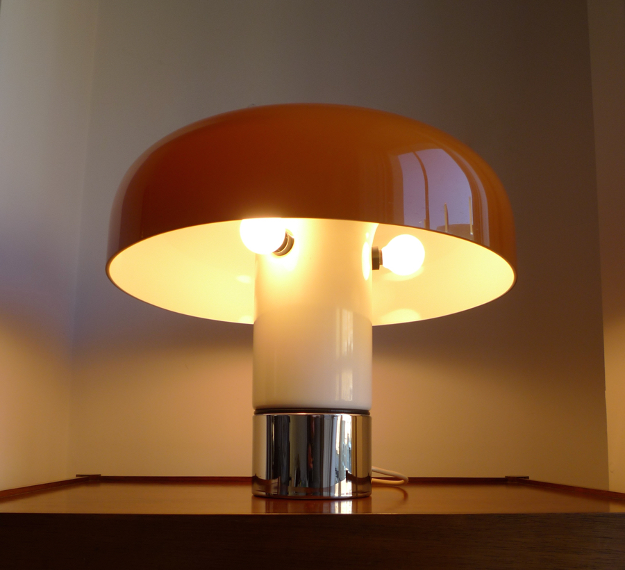 1960's Massoni Guzzini table lamp