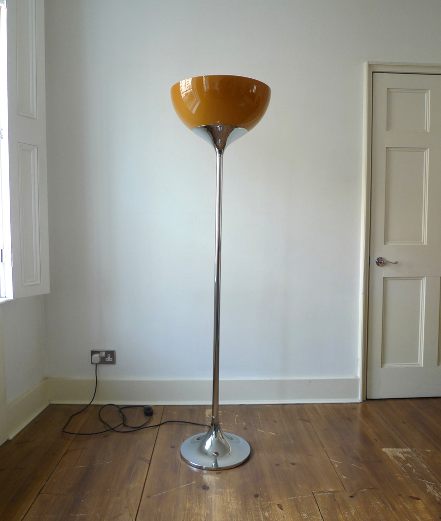 Harvey Guzzini Bud shaped standard floor uplighter lamp, 1960s, 70s
