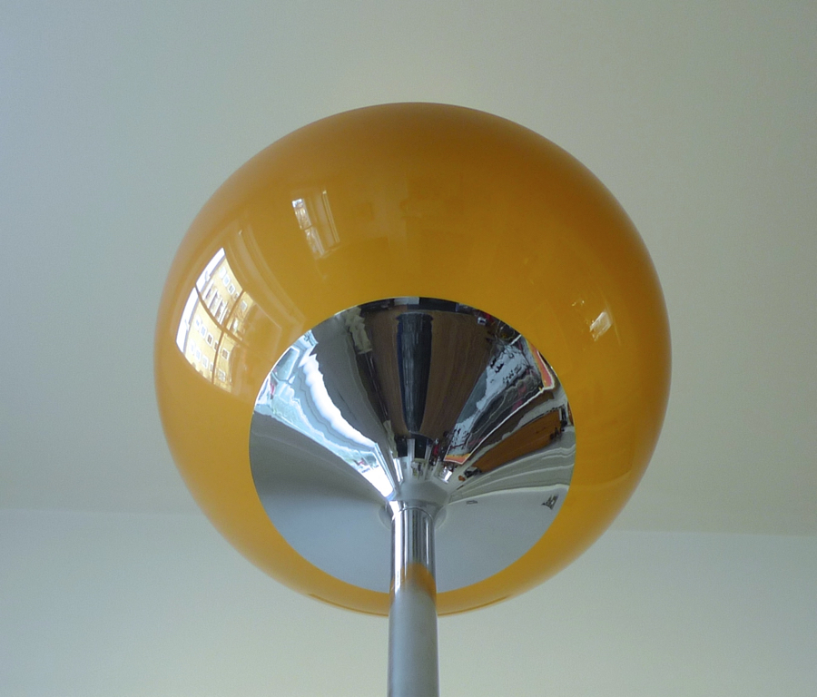Harvey Guzzini Bud shaped standard floor uplighter lamp, 1960s, 70s