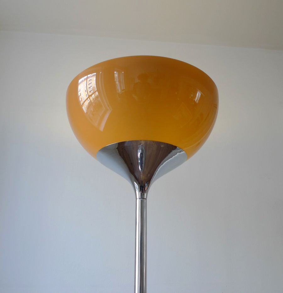 Harvey Guzzini Bud shaped standard floor uplighter lamp, 1960s, 70s
