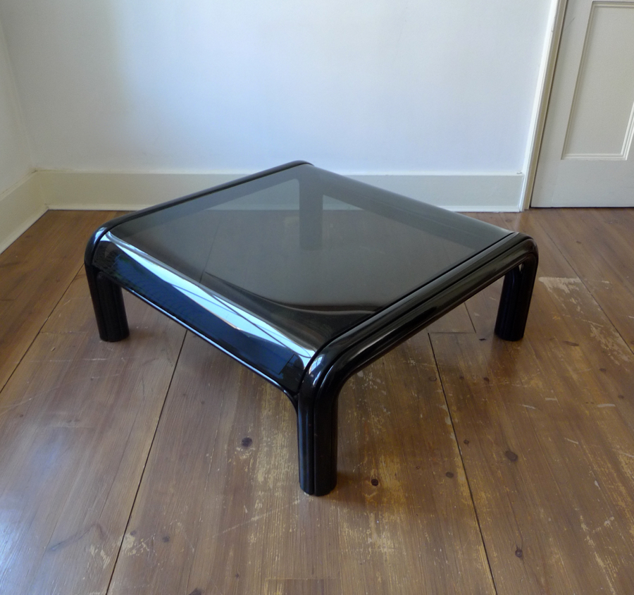 VINTAGE GAE AULENTI COFFEE TABLE for KNOLL INTERNATIONAL, 1975