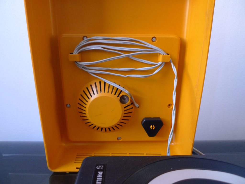 VINTAGE PHILIPS 133 PORTABLE RECORD PLAYER 1970s