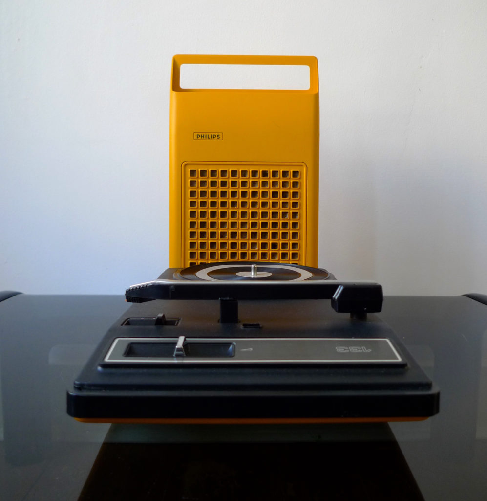 VINTAGE PHILIPS 133 PORTABLE RECORD PLAYER 1970s