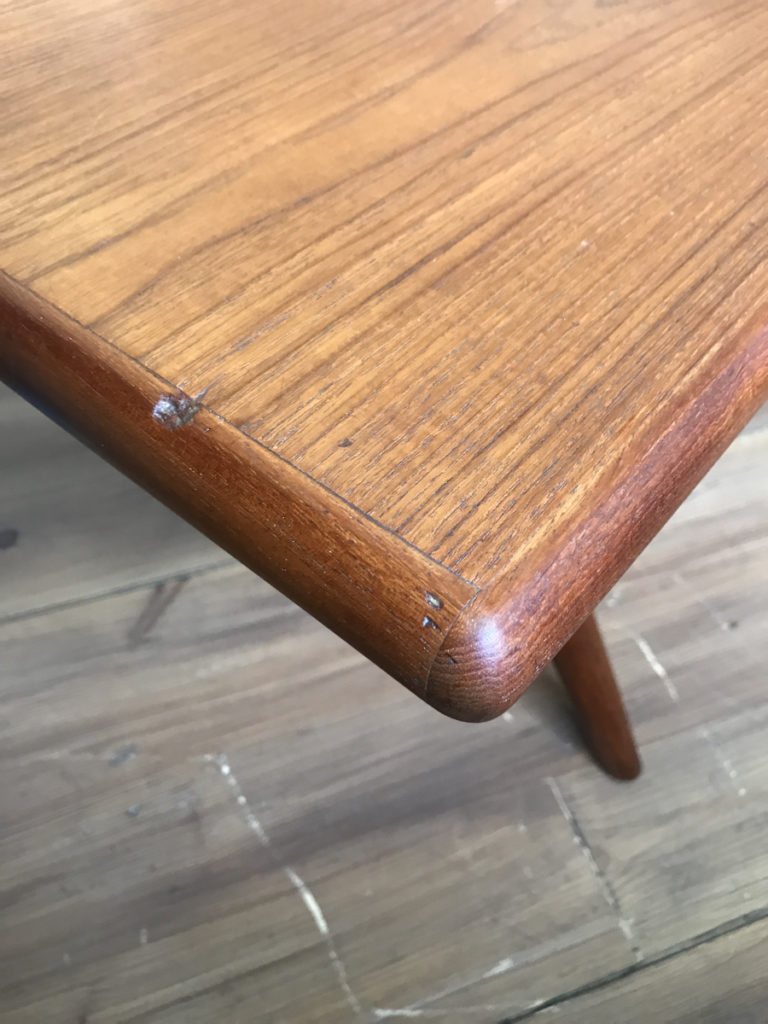 STUNNING MID-CENTURY DANISH TEAK COFFEE TABLE