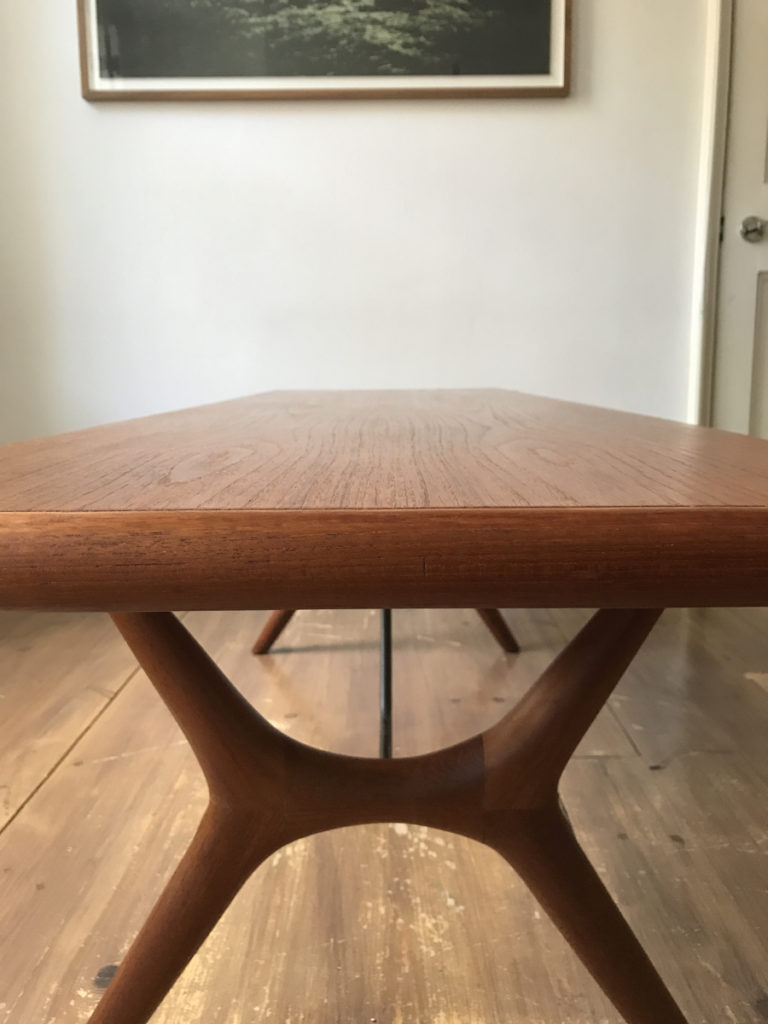 STUNNING MID-CENTURY DANISH TEAK COFFEE TABLE