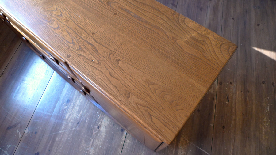 VINTAGE EARLY BLUE LABEL ERCOL WINDSOR MODEL 455 ELM SIDEBOARD 1960s