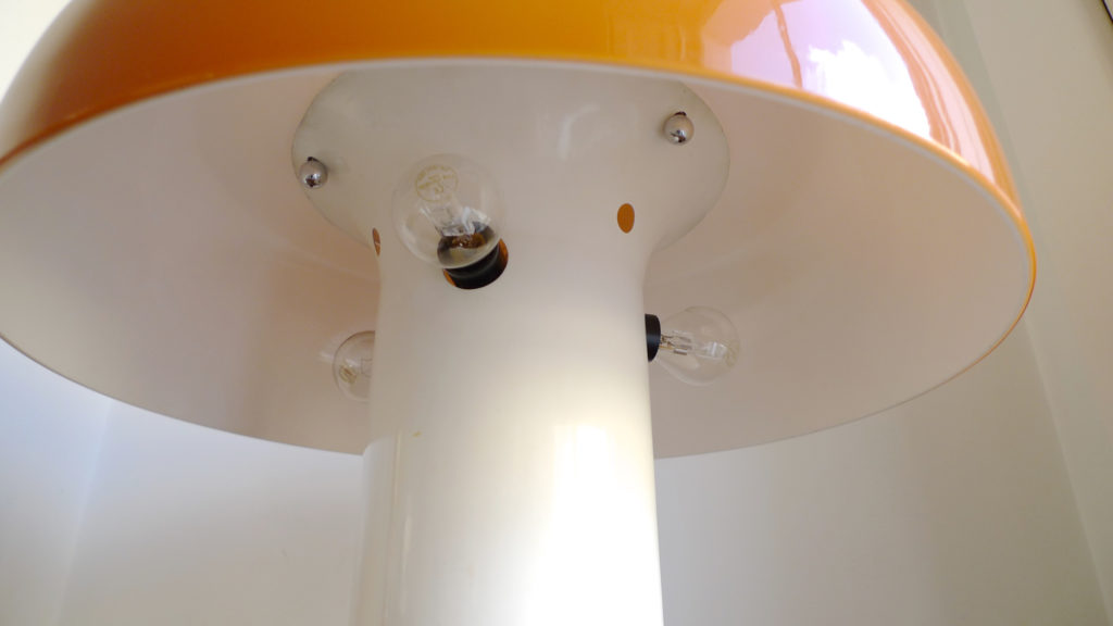 Harvey Guzzini 'BRUMBURY' Lamp by Luigi Massoni, 1969