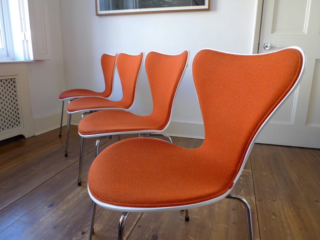 Set Of 4 Arne Jacobsen Series 7 Chairs For Fritz Hansen