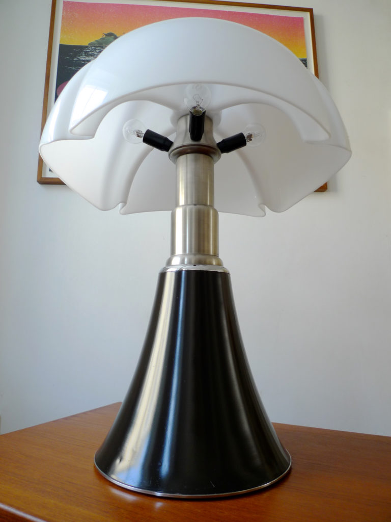 Rare Early Gae Aulenti "Pipistrello" Lamp for Martinelli Luce, Italy 1965