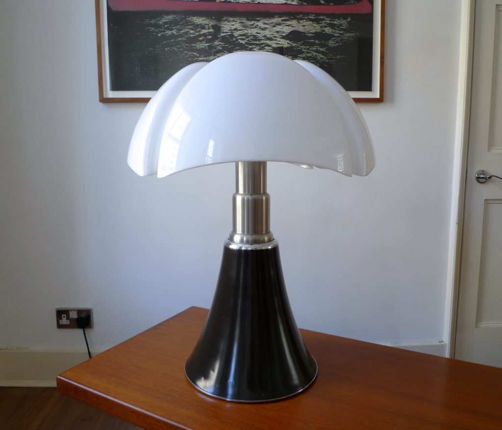 Rare Early Gae Aulenti "Pipistrello" Lamp for Martinelli Luce, Italy 1965