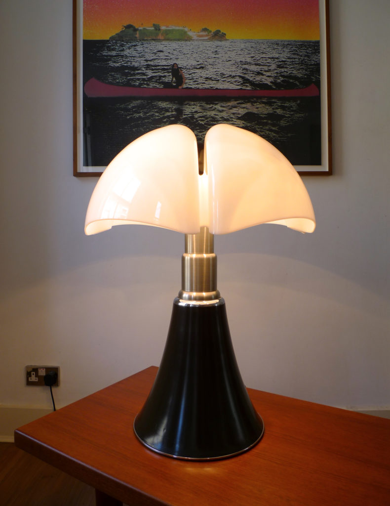 Rare Early Gae Aulenti "Pipistrello" Lamp for Martinelli Luce, Italy 1965