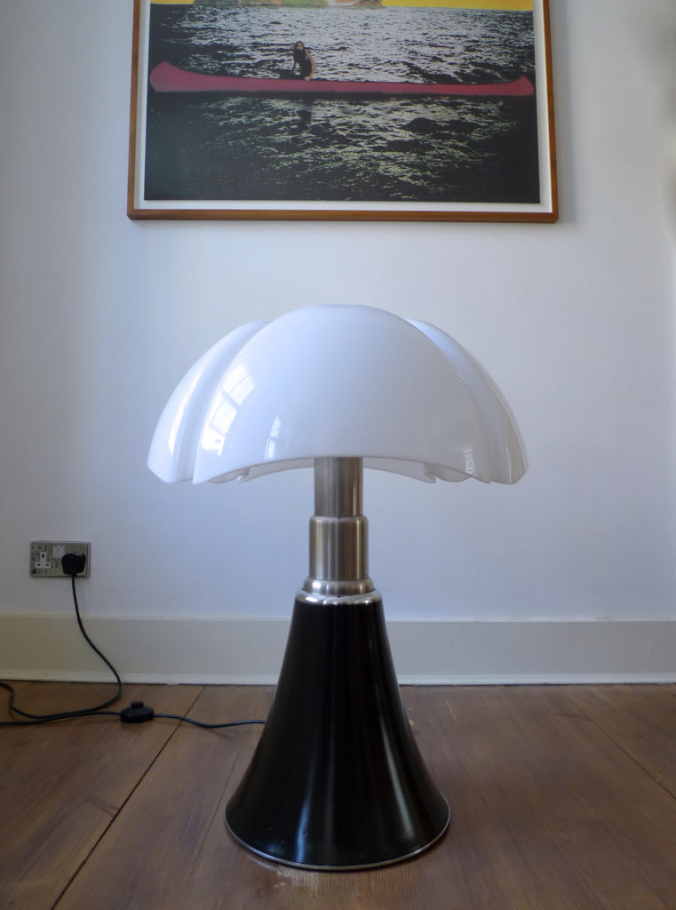 Rare Early Gae Aulenti "Pipistrello" Lamp for Martinelli Luce, Italy 1965