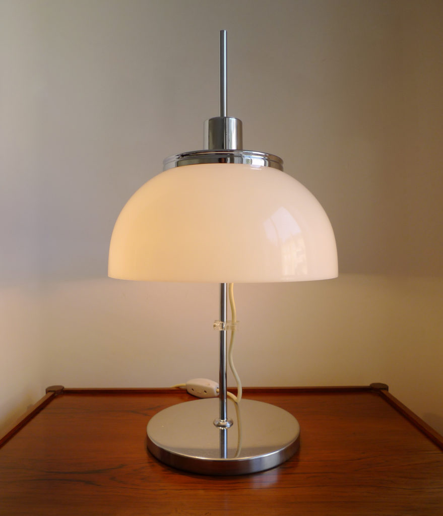 Space Age Harvey Guzzini “Faro” White Adjustable Table Lamp, 1970s