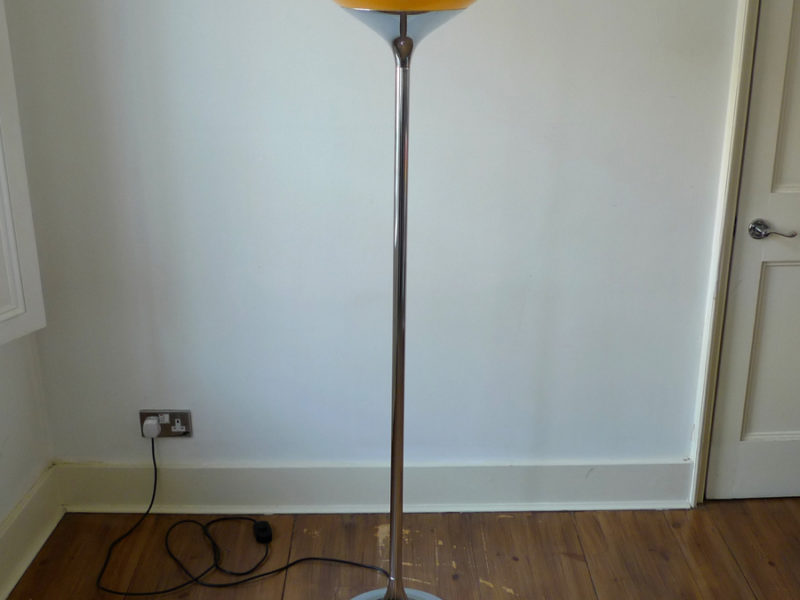 Harvey Guzzini Bud shaped standard floor uplighter lamp, 1960s, 70s