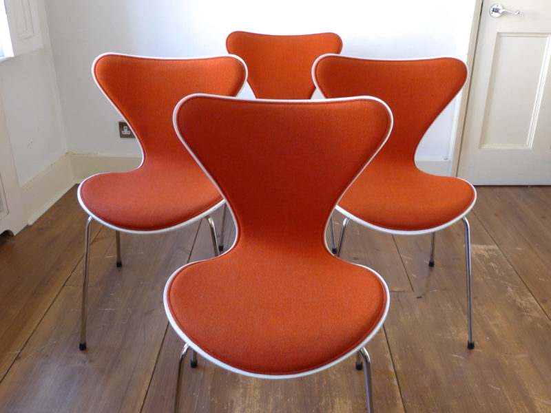 Set Of 4 Arne Jacobsen Series 7 Chairs For Fritz Hansen